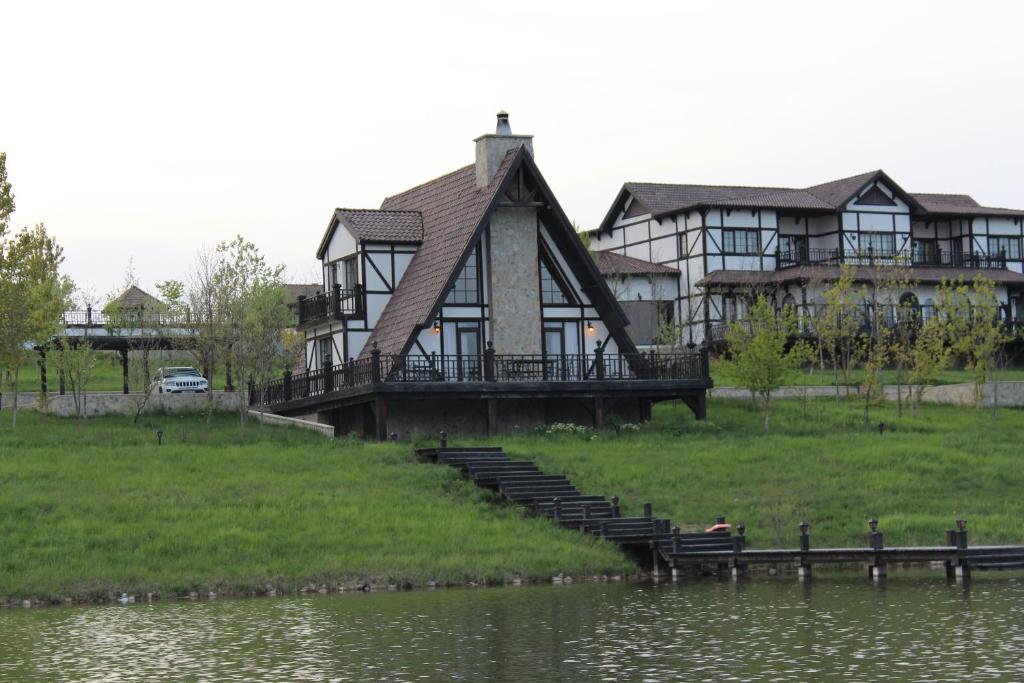 Sakit Gol - Silent Lake Hotel